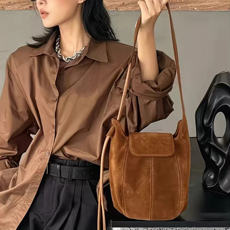 กระเป๋าถือทรงถังหนังกลับแบบด้า - Interior Design High End บทวิจารณ์และราคา